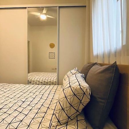 Laura Compound- Authentic 1 Bedroom Charming & Specious Тель-Авів Екстер'єр фото
