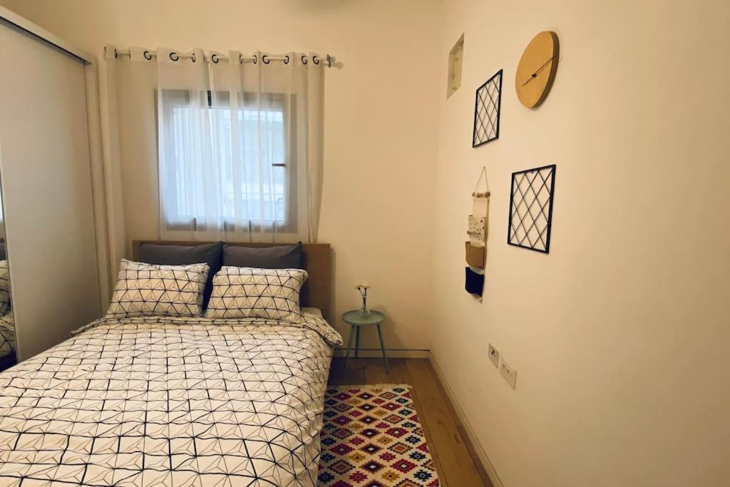 Laura Compound- Authentic 1 Bedroom Charming & Specious Тель-Авів Екстер'єр фото